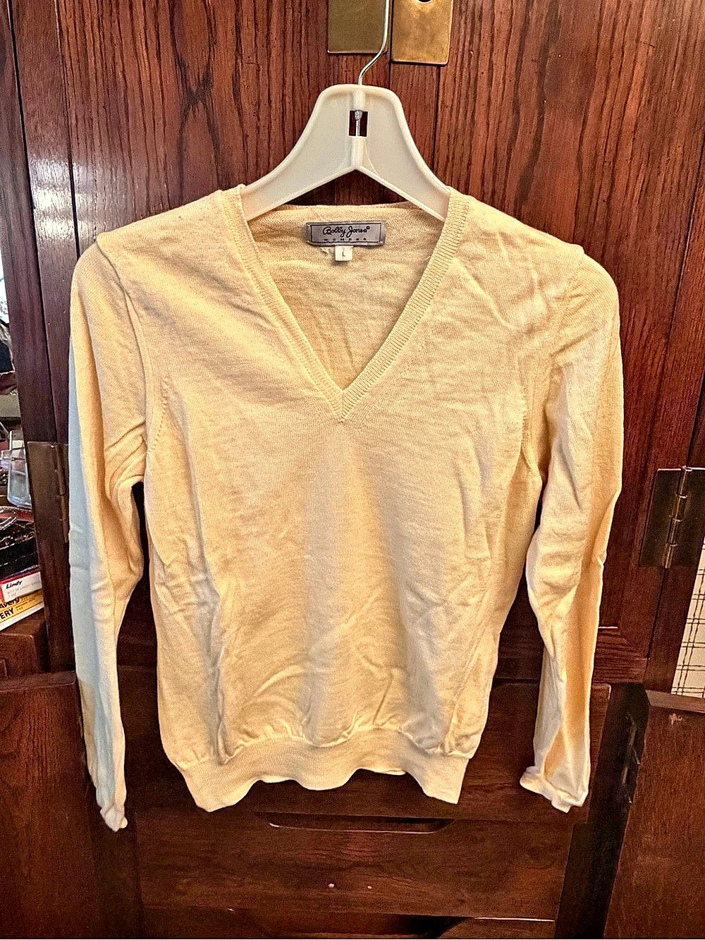 Vintage Betty Jones Women's V-Neck Butter Yellow 100% Merino Wool Size Large